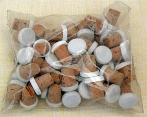 Griffkorken aus Naturkork mit Plastikkappe in verschiedenen Groessen